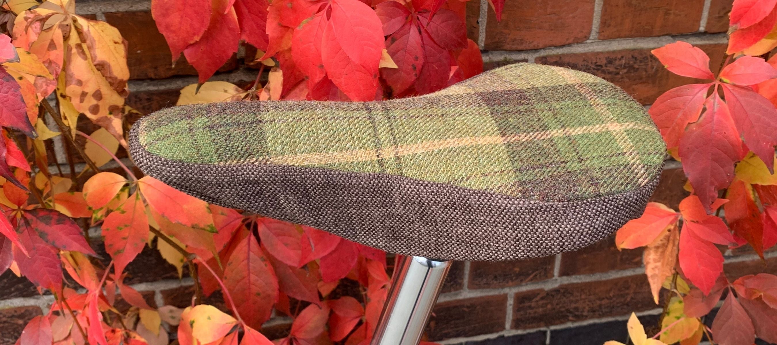 Brown-Tweed-Bicycle-Seat-Cover-for-a-brooks-saddle