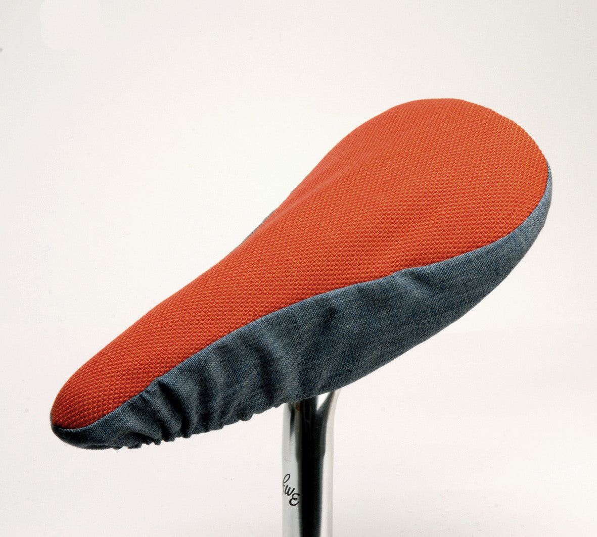 Alan Saddle Cover - Soft Red & Blue